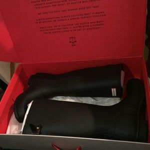 Women’s size 11 hunter boots never wore